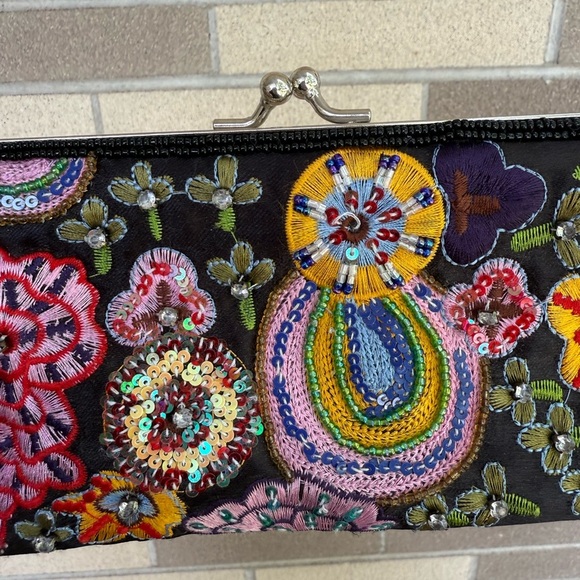 Vintage Far Nine Beaded & Sequined clutch with metal shoulder strap - Picture 3 of 7